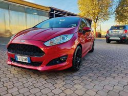 Rosso Usata 2017 Ford Fiesta ST-Line Tre volumi | 8890 € (Buon prezzo)