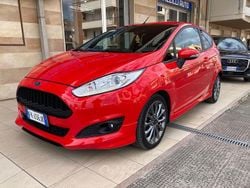 Rosso Usata 2017 Ford Fiesta ST-Line Due volumi | 8000 € (Buon prezzo)