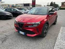 Rosso Nuova 2024 Alfa Romeo Junior Edizione Speciale SUV | 27.490 € (Ottimo prezzo)