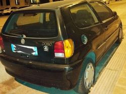 Nero Usata 1999 VW Polo Tre volumi | 1300 € (Buon prezzo)