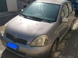 Grigio Usata 2005 Toyota Yaris Due volumi | 1100 € (Ottimo prezzo)