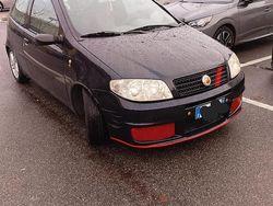 Usata 2005 Fiat Punto Tre volumi | 2000 €