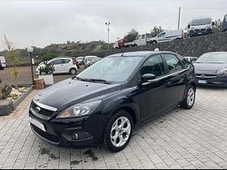 Usata 2011 Ford Focus Due volumi | 2000 € (Buon prezzo)