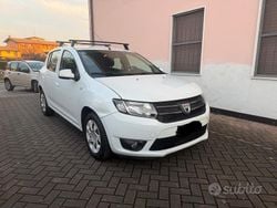 Bianco Usata 2014 Dacia Sandero Stepway Tre volumi | 4700 € (Buon prezzo)
