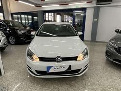 Bianco Usata 2013 VW Golf VII Sound Tre volumi | 7590 € (Buon prezzo)