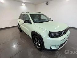 Azzurro acqua Nuova 2025 Fiat Grande Panda La Prima Due volumi | 21.890 € (Buon prezzo)