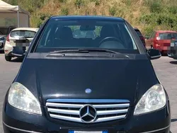 Nero Usata 2010 Mercedes A180 Avantgarde Tre volumi | 5500 € (Cara)