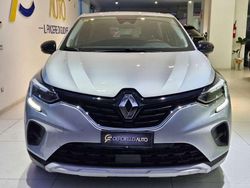 Grigio metallizzato Usata 2022 Renault Captur Zen SUV | 15.990 € (Buon prezzo)