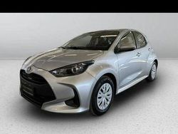 Grigio Usata 2025 Toyota Yaris Hybrid Active Tre volumi | 18.900 € (Ottimo prezzo)