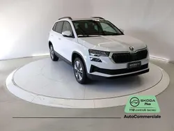 Bianco Usata 2022 Skoda Karoq Executive SUV | 20.500 € (Buon prezzo)