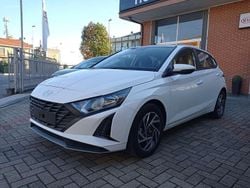 Bianco Nuova 2025 Hyundai i20 Tre volumi | 17.900 € (Buon prezzo)