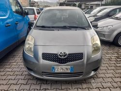Grigio Usata 2006 Toyota Yaris Sol Tre volumi | 1500 € (Super prezzo)