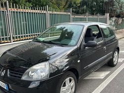 Nero Usata 2007 Renault Clio II Due volumi | 2000 € (Buon prezzo)