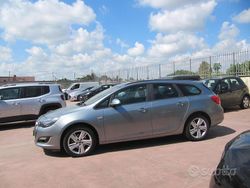 Grigio Usata 2013 Opel Astra Station wagon | 6200 € (Molto cara)