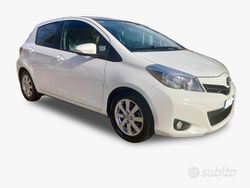Bianco Usata 2013 Toyota Yaris Due volumi | 8900 € (Molto cara)