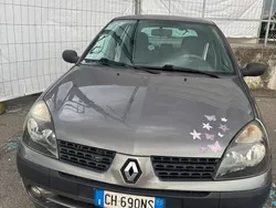 Usata 2003 Renault Clio II Tre volumi | 1000 € (Buon prezzo)