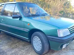 Peugeot 205