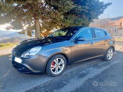 Usata 2013 Alfa Romeo Giulietta Due volumi | 7500 € (Cara)