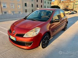 Rosso Usata 2007 Renault Clio II Tre volumi | 2000 €