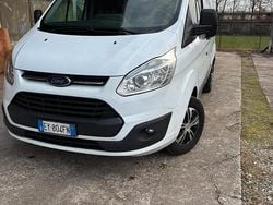 Usata 2015 Ford Transit Custom Tre volumi | 10.800 € (Molto cara)
