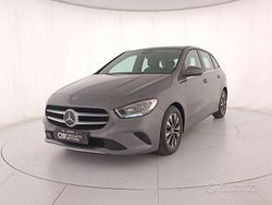 Szary Używany 2021 Mercedes B180 Minivan | 23.900 € (Dobra cena)