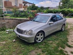 Usata 2000 Mercedes C220 Tre volumi | 2900 € (Buon prezzo)