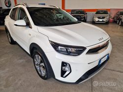 Bianco Usata 2022 Kia Stonic Urban SUV | 11.900 € (Buon prezzo)