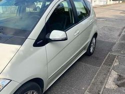 Bianco Usata 2011 Mercedes A160 Style Monovolume | 6000 € (Cara)
