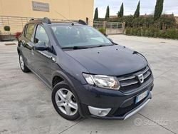 Usata 2015 Dacia Sandero Prestige Tre volumi | 8500 € (Cara)
