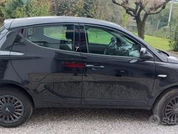 Nero Usata 2014 Lancia Ypsilon Due volumi | 5400 € (Buon prezzo)