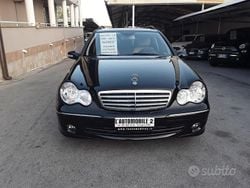 Nero Usata 2006 Mercedes C220 Elegance Tre volumi | 4500 € (Buon prezzo)