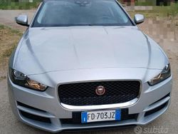Argento Usata 2016 Jaguar XE Business Edition Tre volumi | 12.800 € (Buon prezzo)