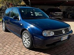 Blu Usata 2000 VW Golf IV Tre volumi | 4800 € (Buon prezzo)