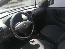 Grigio Usata 2002 Opel Corsa Tre volumi | 1200 € (Buon prezzo)