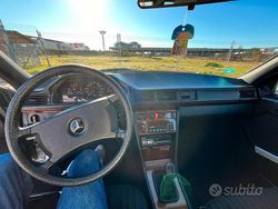 Grigio Usata 1991 Mercedes E200 Tre volumi | 6000 €