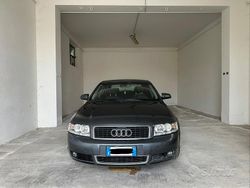 Grigio Usata 2003 Audi A4 Tre volumi | 1500 € (Buon prezzo)