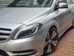Grigio Usata 2012 Mercedes B200 Monovolume | 8500 € (Buon prezzo)