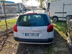 Usata 2009 Peugeot 207 Station wagon | 2000 €