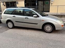 Grigio Usata 2001 Ford Focus Station wagon | 1000 €