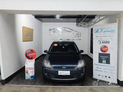 Grigio Usata 2008 Ford Fiesta Ghia Due volumi | 2990 € (Buon prezzo)