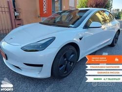 Usata 2021 Tesla Model 3 Standard Range Tre volumi | 27.200 € (Buon prezzo)