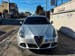Grigio Usata 2012 Alfa Romeo Giulietta Distinctive Tre volumi | 6900 € (Buon prezzo)