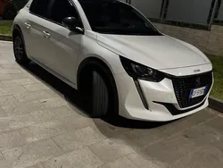 Usata 2021 Peugeot 208 Due volumi | 14.000 € (Buon prezzo)