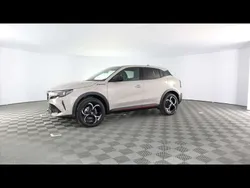 Avorio galleria Nuova 2025 Alfa Romeo Junior Edizione Speciale SUV | 32.500 € (Cara)