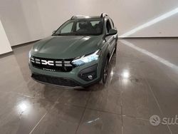 Verde Nuova 2025 Dacia Sandero Stepway Due volumi | 15.800 € (Ottimo prezzo)