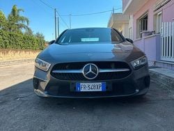 Grigio Usata 2018 Mercedes A180 Tre volumi | 20.000 € (Buon prezzo)