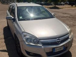 Grigio Usata 2010 Opel Astra Station wagon | 4000 € (Ottimo prezzo)