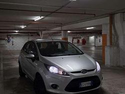Argento Usata 2011 Ford Fiesta Due volumi | 6000 € (Cara)