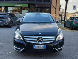 Nero Usata 2011 Mercedes 180 Tre volumi | 5500 €