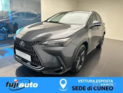 Sonic grey met Usata 2023 Lexus NX450h+ SUV | 51.900 € (Buon prezzo)
